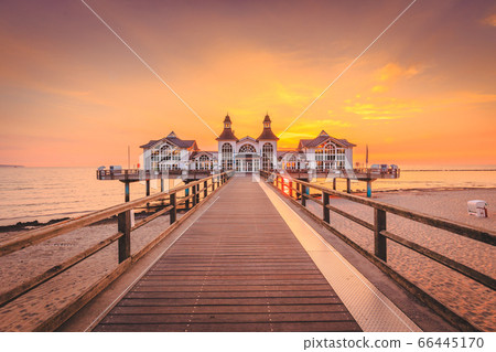 Ostseebad Sellin at sunrise, Baltic Sea, Germany 66445170