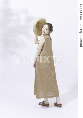 Beauty of a young woman [portrait] 66445174