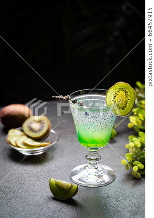 Cold cocktail kiwi drink 66452915