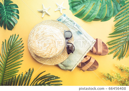 Summer holiday flat lay Summer holiday flat lay 66456408