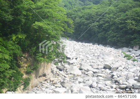 群馬縣Watarase山谷中的岩石 群馬縣Watarase山谷中的岩石 66457106
