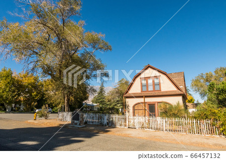 Mary Hunter Austin's abandoned house in Independence, California, USA. 66457132