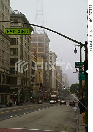 美國洛杉磯市中心第五大道清晨 66457551