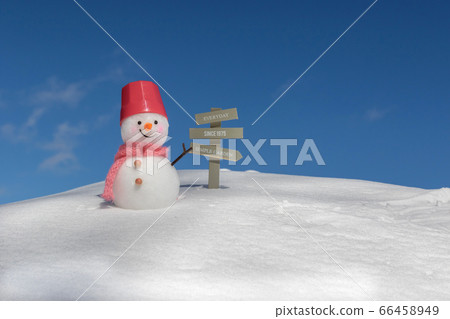 手工製作的雪人和度假勝地信息板 66458949