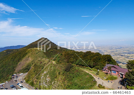 Niigata / Mt. Yahiko View from the panorama tower (unusual rotating lift type observation tower/rotating type observation deck) 66461463