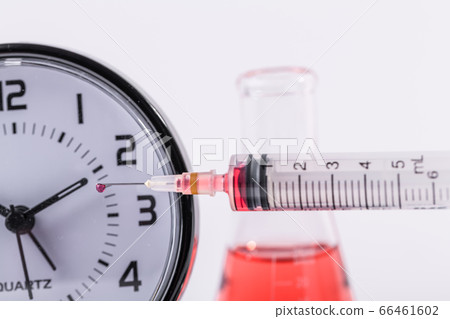 [Development of syringe and vaccine with a sense of speed] 66461602