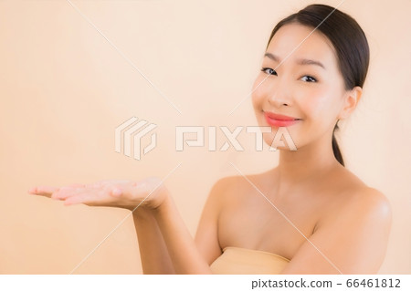 Portrait beautiful young asian face woman with beauty spa concept 66461812