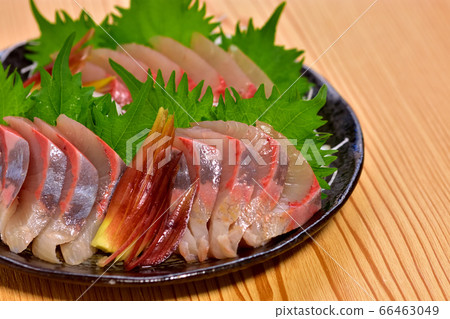 新鮮比目魚的Asari生魚片 新鮮比目魚的Asari生魚片 66463049