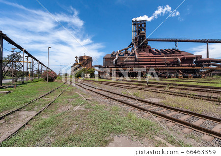 鋼鐵廠的高爐（千葉縣光津市） 66463359