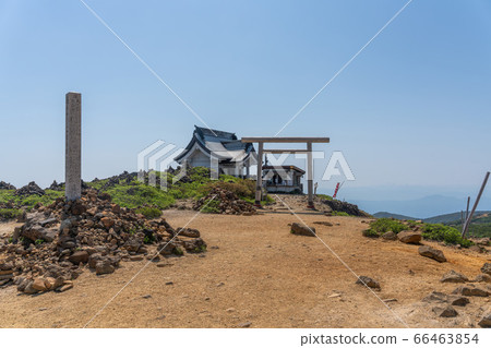 The clear sky and the peak of Zao mountain, Karitamine Shrine (Okumiya) The clear sky and the peak of Zao mountain, Karitamine Shrine (Okumiya) 66463854