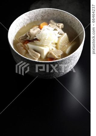 燉蘿蔔,胡蘿蔔,牛bur,豆腐(黑色背景) 燉蘿蔔,胡蘿蔔,牛bur,豆腐(黑色背景) 66464237