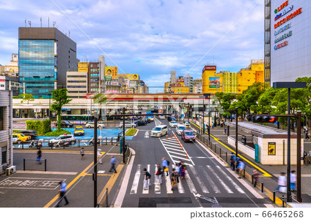 日本的川崎市容我們看川崎車站廣場等。 66465268