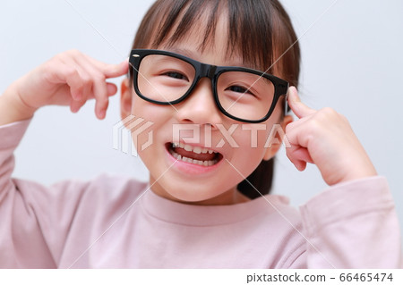 Glasses (glasses glasses children infant upper body copy space lifestyle everyday no background children) Glasses (glasses glasses children infant upper body copy space lifestyle everyday no background children) 66465474