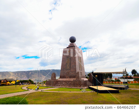 <Ecuador> Equatorial Monument Park 66466207