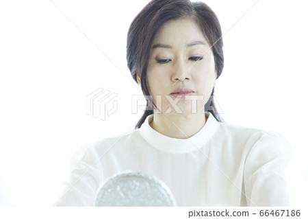 女商人，美容，裝飾，準備出門，化妝，化妝，房子 66467186