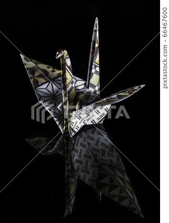 彎曲的起重機 66467600