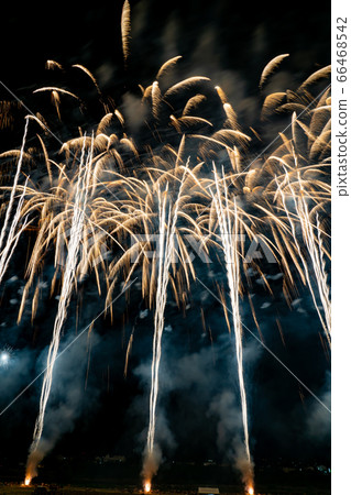 Fireworks of the Shinshu Ueda Fireworks Festival launched at the banks of the Chikuma River in Ueda City, Nagano Prefecture Fireworks of the Shinshu Ueda Fireworks Festival launched at the banks of the Chikuma River in Ueda City, Nagano Prefecture 66468542