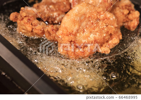 Large fried chicken Large fried chicken 66468995