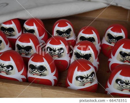 A cute Daruma-shaped fortune of Chosho-ji Temple (Takehara City, Hiroshima Prefecture) A cute Daruma-shaped fortune of Chosho-ji Temple (Takehara City, Hiroshima Prefecture) 66478351