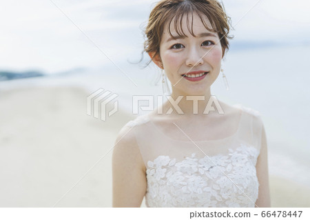 Seaside bride Seaside bride 66478447