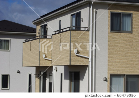 陽台上的雨水槽陽台上的排水水 陽台上的雨水槽陽台上的排水水 66479080