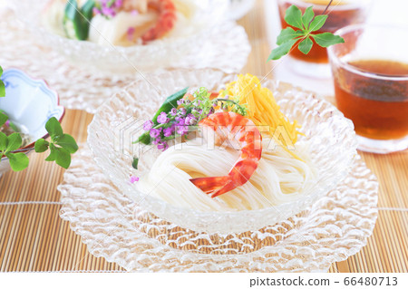 Somen with Kinshi egg and prawns 66480713