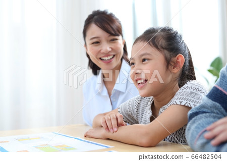 拜訪銷售和家庭形象 66482504