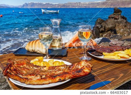 Lunch for two on the beach Lunch for two on the beach 66483017