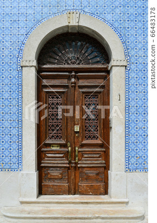 Detail of an old door, Lisbon, Portugal 66483178