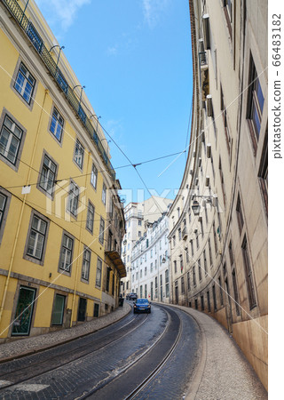 Narrow cobblestone streets of the Baixa district Narrow cobblestone streets of the Baixa district 66483182