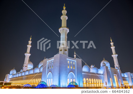 Sheikh zayed mosque in Abu Dhabi, UAE Sheikh zayed mosque in Abu Dhabi, UAE 66484162