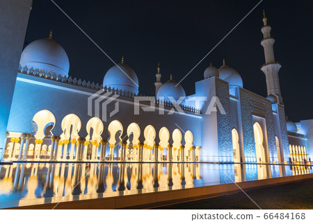 Sheikh Zayed Grand Mosque at night, Abu-Dhabi, UAE 66484168