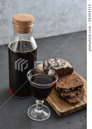 Traditional Russian drink kvass Traditional Russian drink kvass 66484314