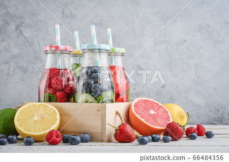 Infused water with fresh fruits 66484356