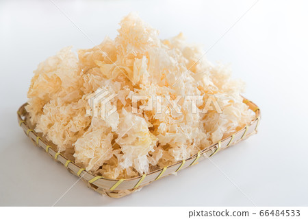 Basket of dried white jellyfish 66484533