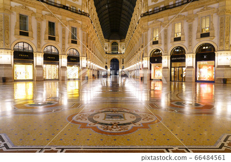 The sign of people disappeared at the shopping mall "Galleria" in Milan, Italy The sign of people disappeared at the shopping mall "Galleria" in Milan, Italy 66484561