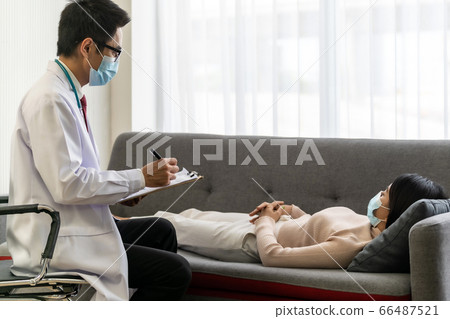 Psychotherapist doctor working with patience Psychotherapist doctor working with patience 66487521
