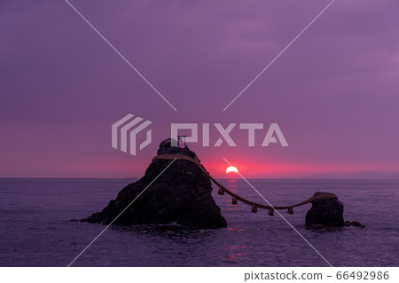 從鳥塚之間眺望的富士山夏至日富士山 66492986