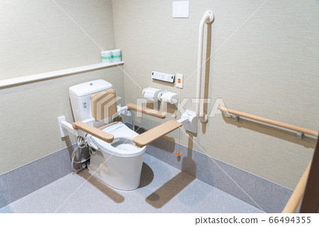 護理醫院廁所 66494355