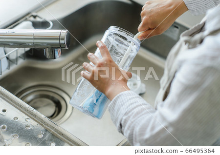 Dishwashing water bottle cold tea pot Dishwashing water bottle cold tea pot 66495364