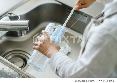 Dishwashing water bottle cold tea pot Dishwashing water bottle cold tea pot 66495365