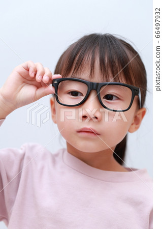 兒童（眼鏡，眼鏡，視力，近視，遠視，散光，複製空間，育兒，育兒，女嬰，嬰兒） 66497932