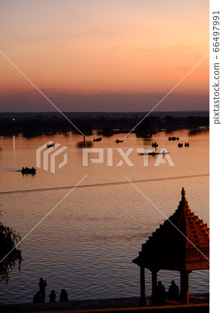 Sunset at Gadisar Lake in Jaisalmer, West India Sunset at Gadisar Lake in Jaisalmer, West India 66497991
