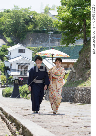 爬上葡萄園坡 66498229