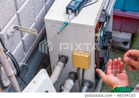 Maintenance of gas water heater 66504185