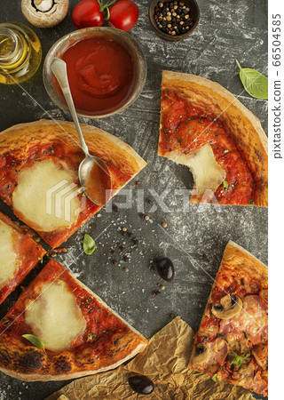 Pizza slices 66504585