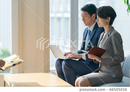 man and woman, a meeting, business 66505038