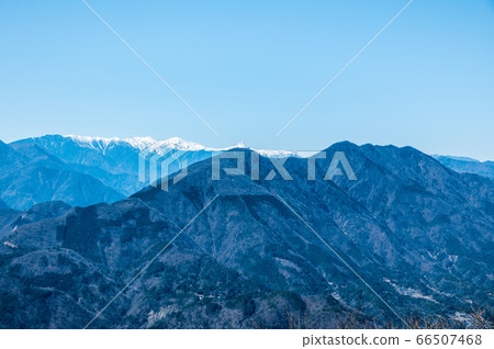 Mt. Minobu, the mountain scenery of the Southern Alps seen from the northern observation deck (Minobu Town, Minamikoma District, Yamanashi Prefecture) Mt. Minobu, the mountain scenery of the Southern Alps seen from the northern observation deck (Minobu Town, Minamikoma District, Yamanashi Prefecture) 66507468