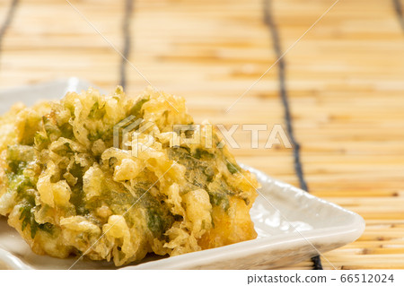 Hamo tempura. The background is blind. Hamo tempura. The background is blind. 66512024