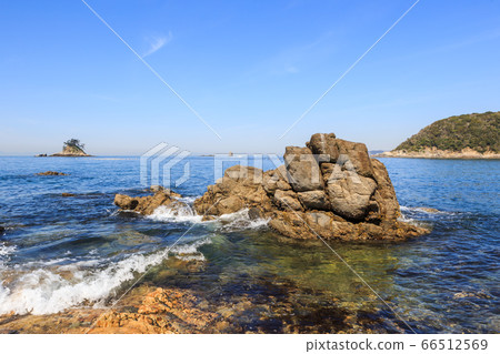 Matsushima as seen from Kujihama in the morning Shinojima, Aichi Prefecture Matsushima as seen from Kujihama in the morning Shinojima, Aichi Prefecture 66512569